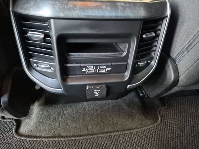 2020 RAM 1500 Big Horn Crew Cab 4x4 5'7" Box