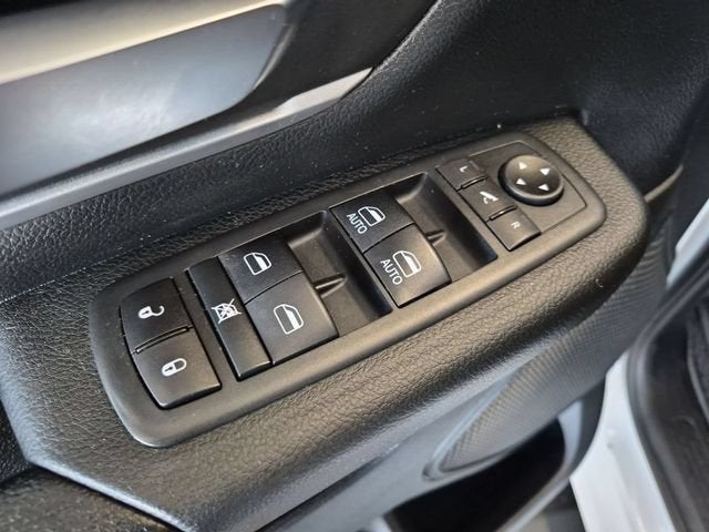 2020 RAM 1500 Big Horn Crew Cab 4x4 5'7" Box