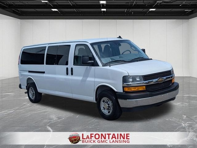 2025 Chevrolet Express Passenger 1LT