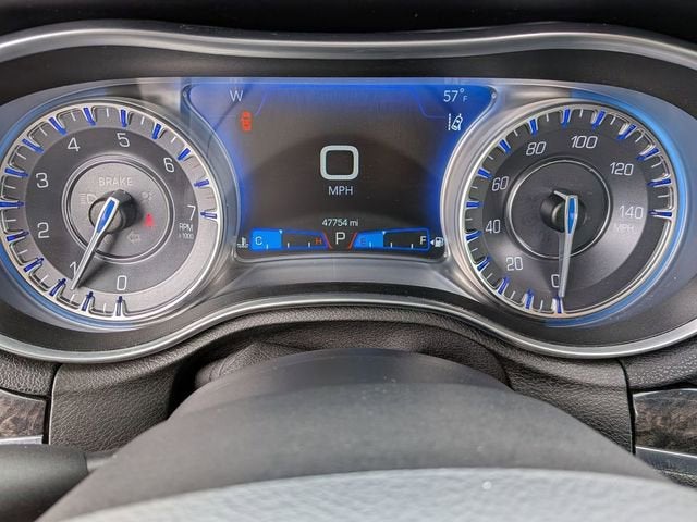 2022 Chrysler 300 Touring L