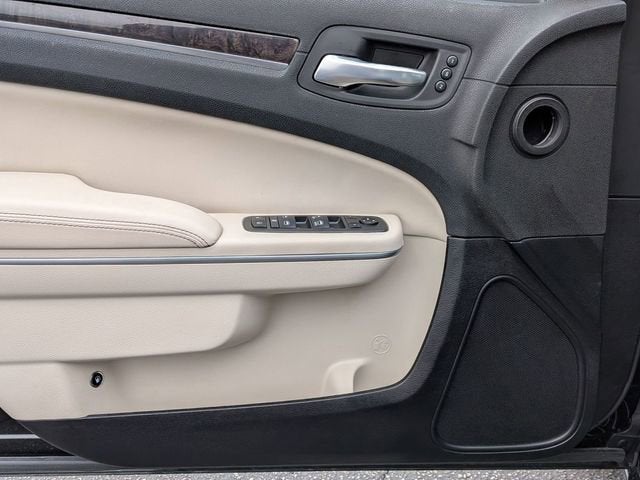2022 Chrysler 300 Touring L
