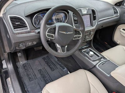 2022 Chrysler 300 Touring L