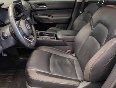 2023 Nissan Pathfinder SL 4WD