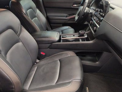 2023 Nissan Pathfinder SL 4WD