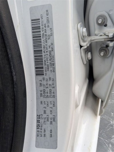 2020 RAM 1500 Laramie Crew Cab 4x4 5'7" Box