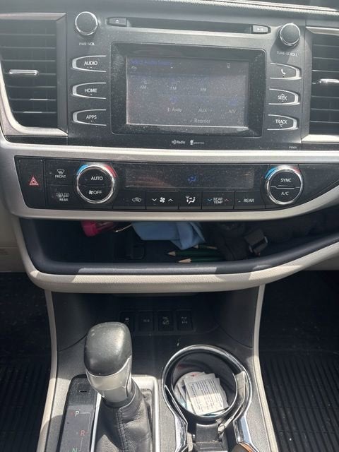 2015 Toyota Highlander LE