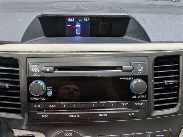 2013 Toyota Sienna XLE V6 8 Passenger