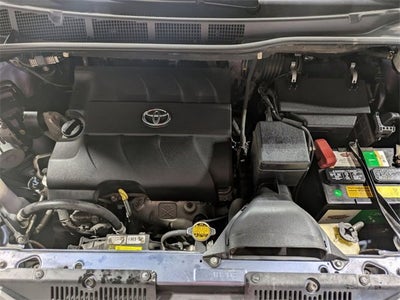 2013 Toyota Sienna XLE V6 8 Passenger