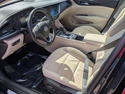 2020 Buick Regal TourX Essence