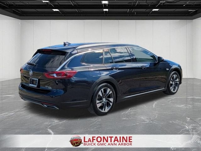 2020 Buick Regal TourX Essence