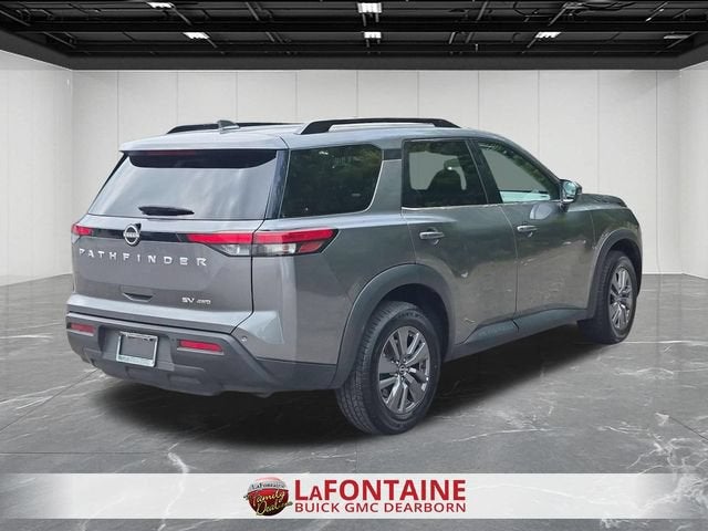 2024 Nissan Pathfinder SV
