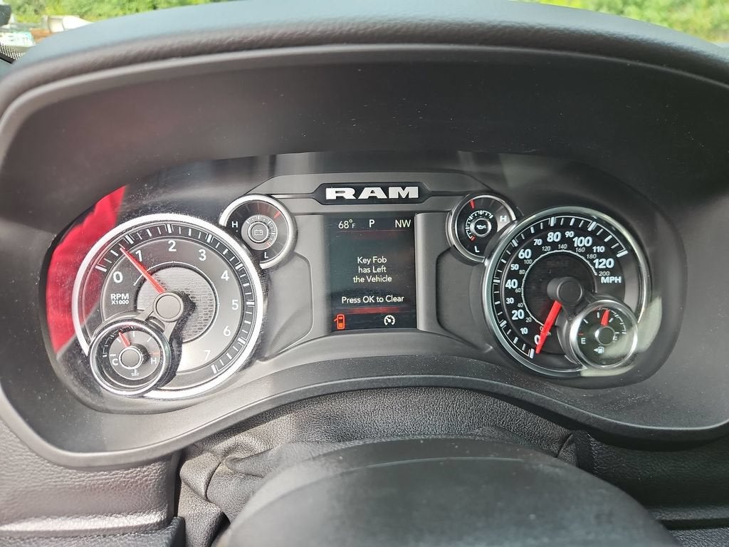2021 RAM 1500 Big Horn Crew Cab 4x4 5'7" Box