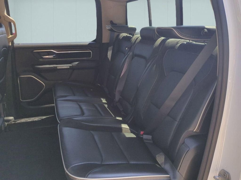2020 RAM 1500 Laramie Crew Cab 4x4 5'7" Box