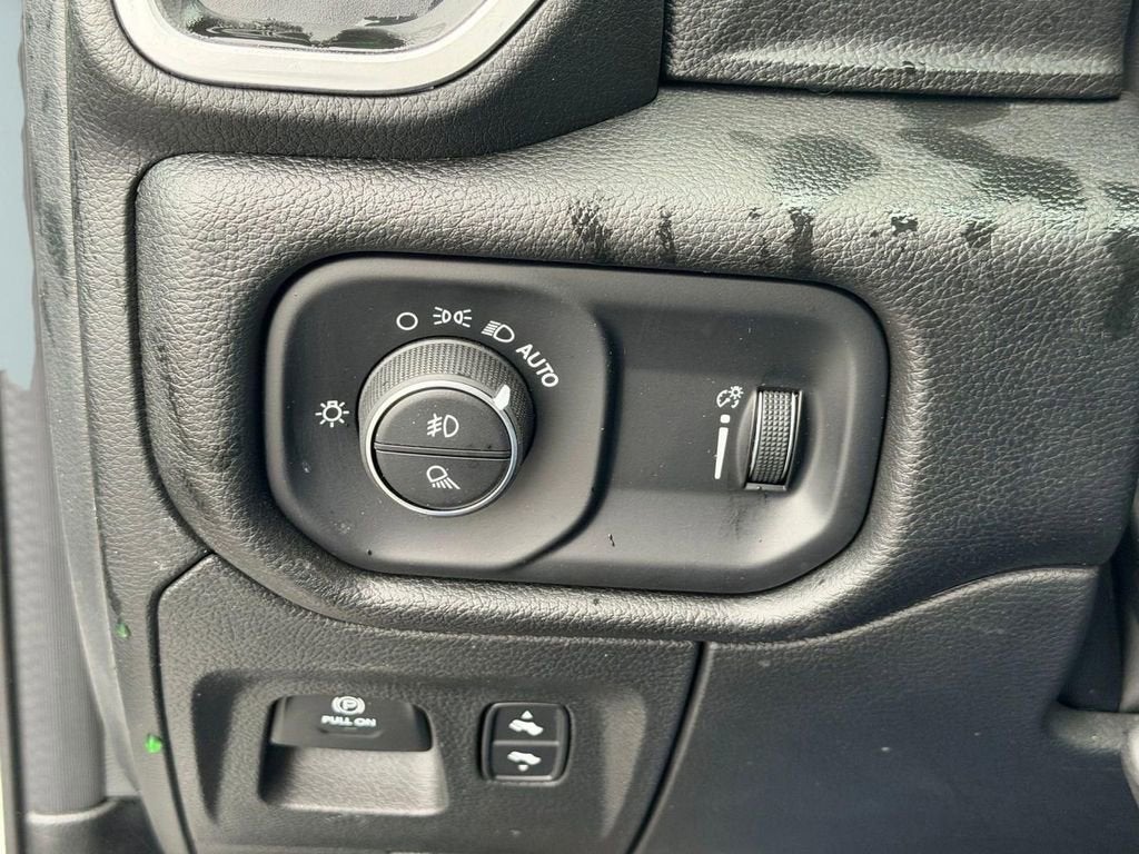 2023 RAM 1500 Big Horn Crew Cab 4x4 6'4" Box