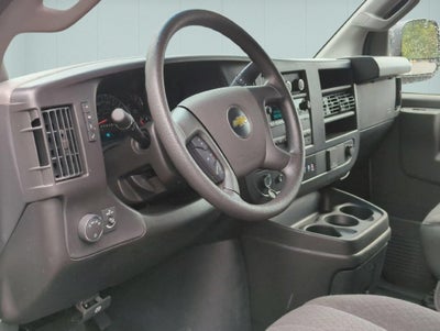 2025 Chevrolet Express Cargo WT