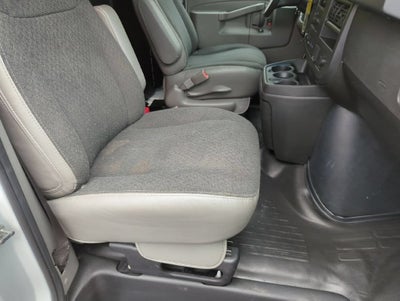 2025 Chevrolet Express Cargo WT