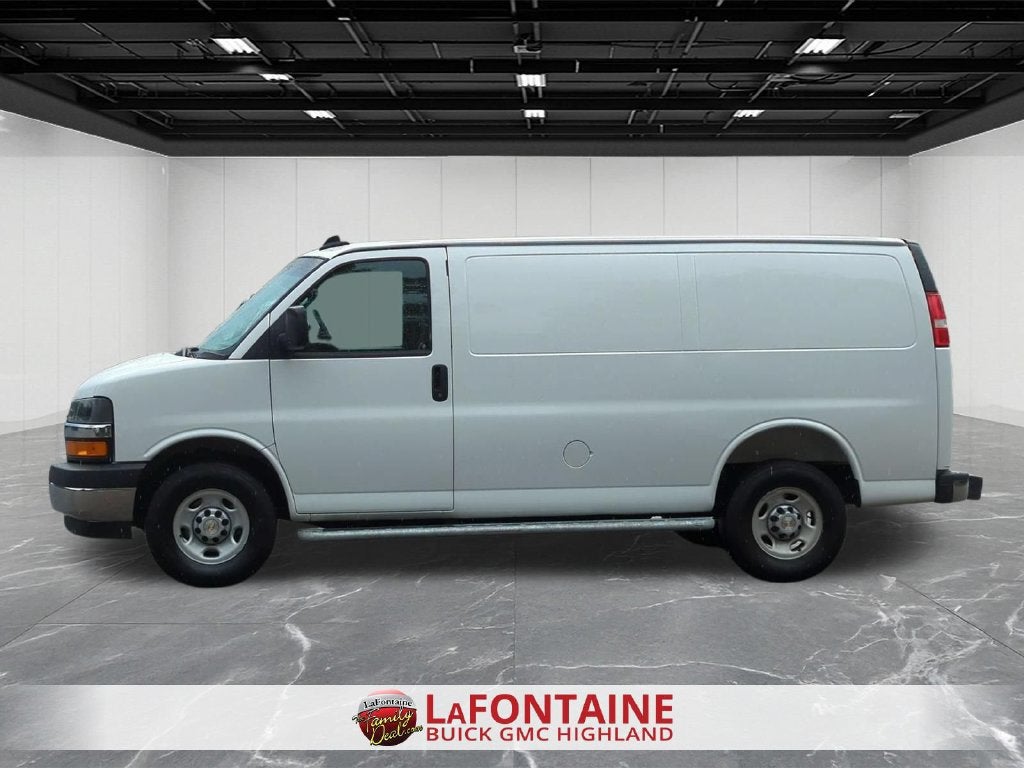 2025 Chevrolet Express Cargo WT