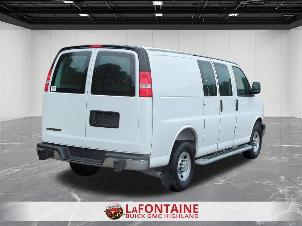 2025 Chevrolet Express Cargo WT