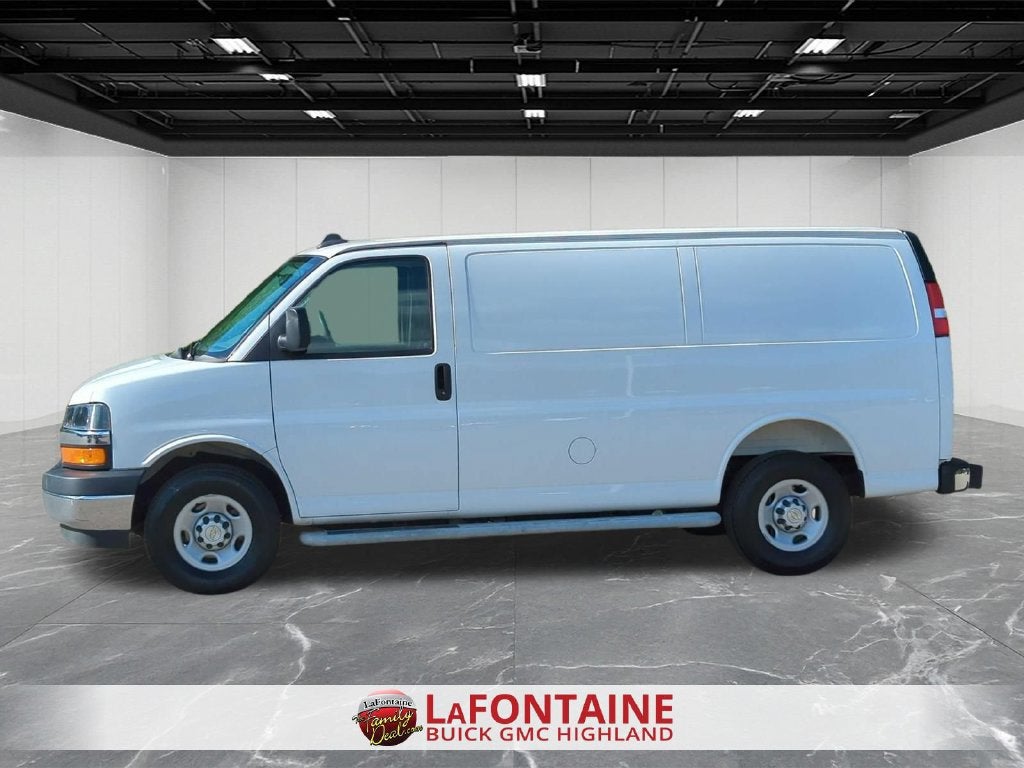 2025 Chevrolet Express Cargo WT