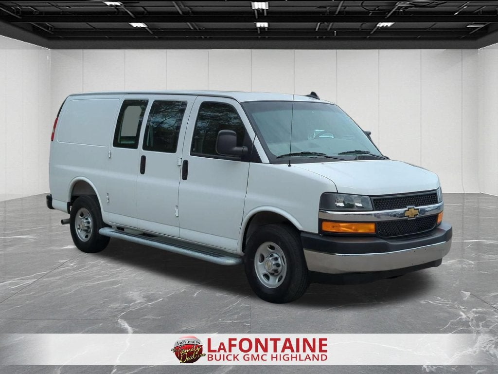 2025 Chevrolet Express Cargo WT