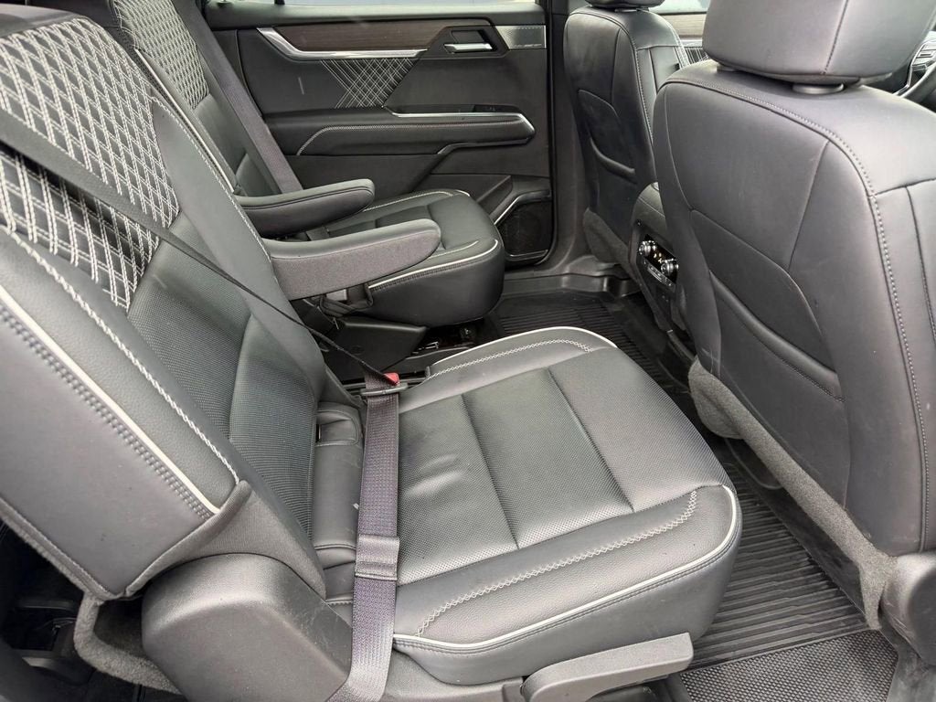 2025 GMC Acadia Denali