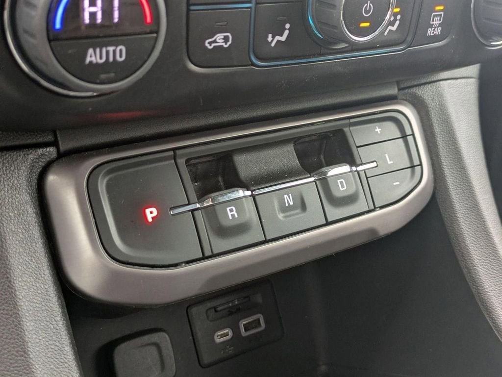 2023 GMC Acadia AT4