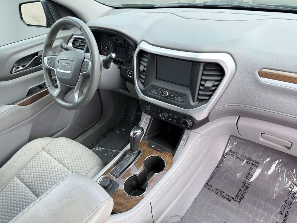 2017 GMC Acadia SLE