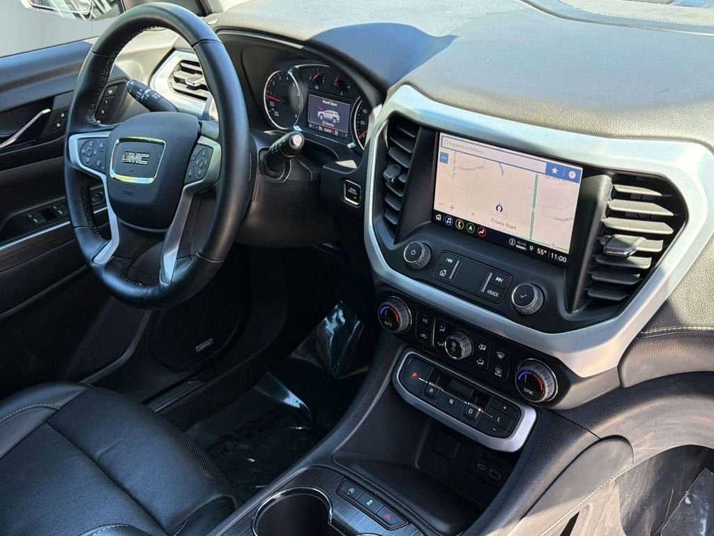2023 GMC Acadia SLT