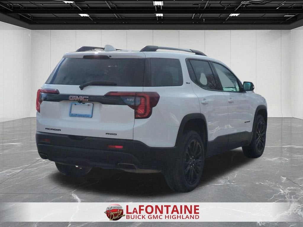 2023 GMC Acadia SLT