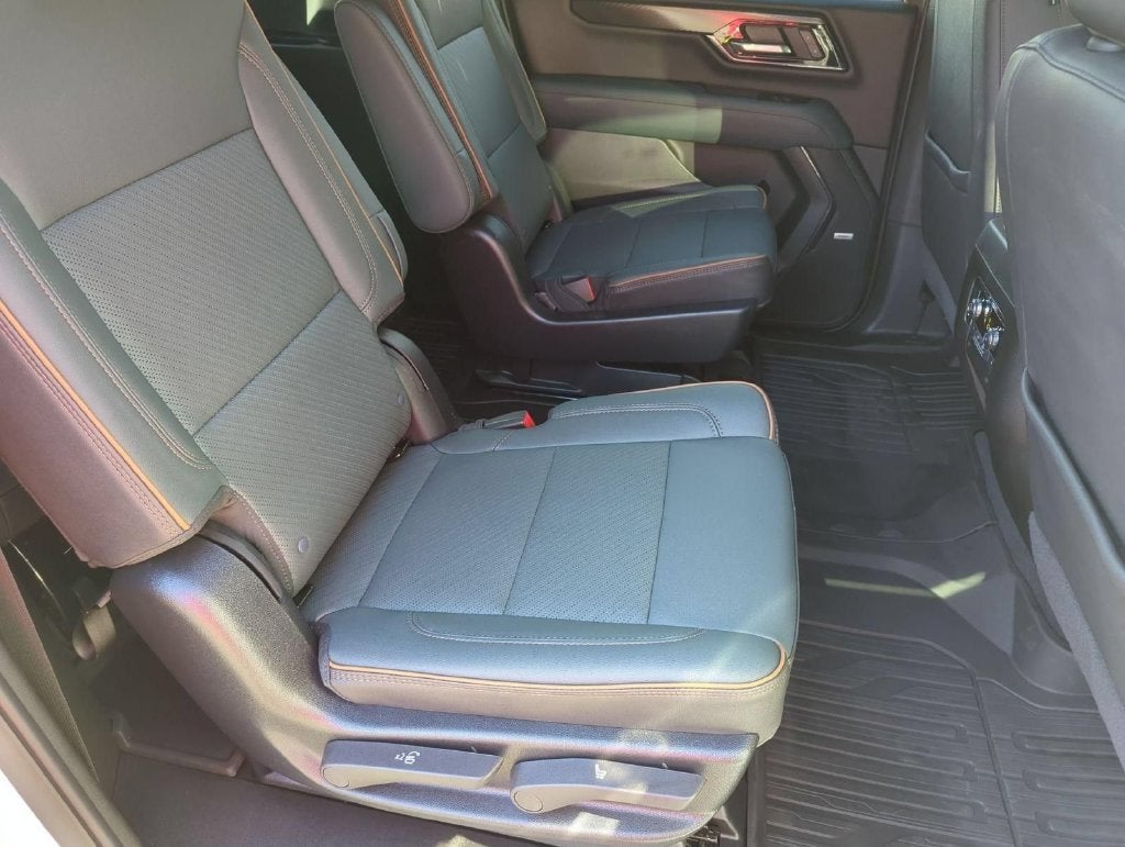 2025 GMC Yukon XL AT4