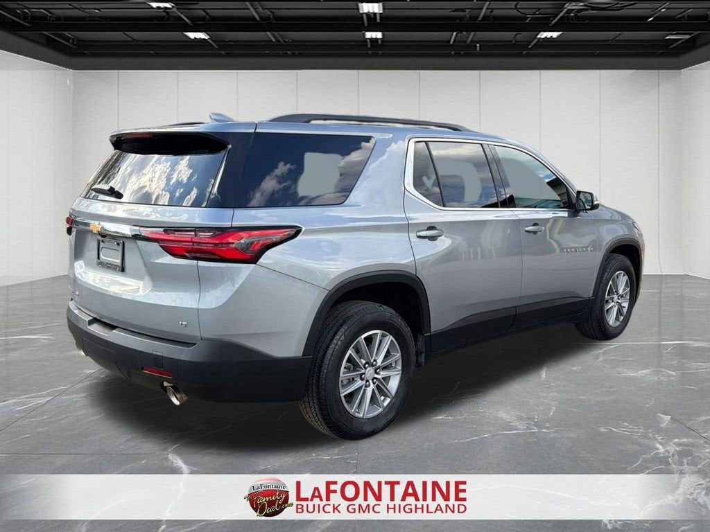 2023 Chevrolet Traverse LT Cloth