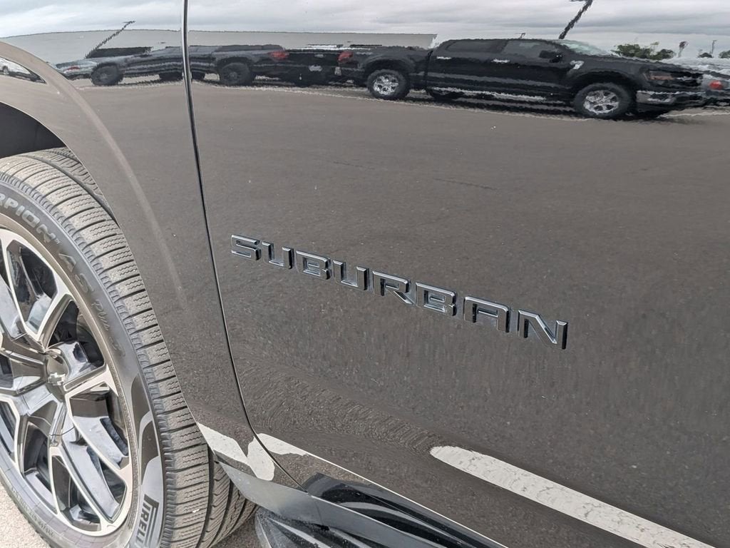 2023 Chevrolet Suburban RST