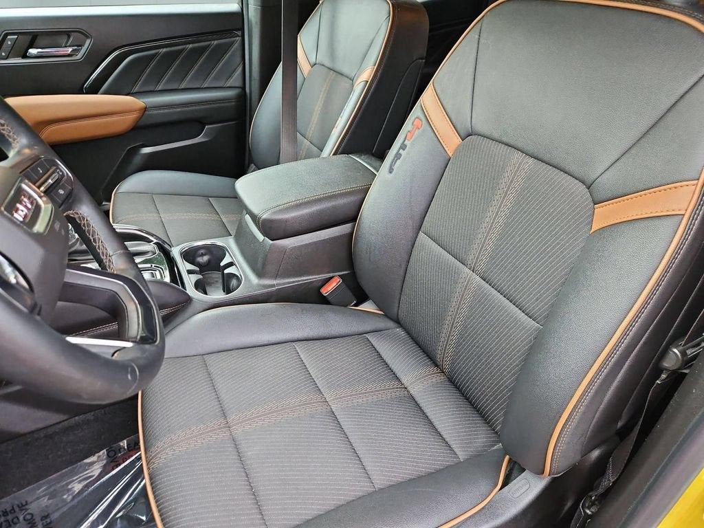 2023 GMC Canyon 4WD AT4