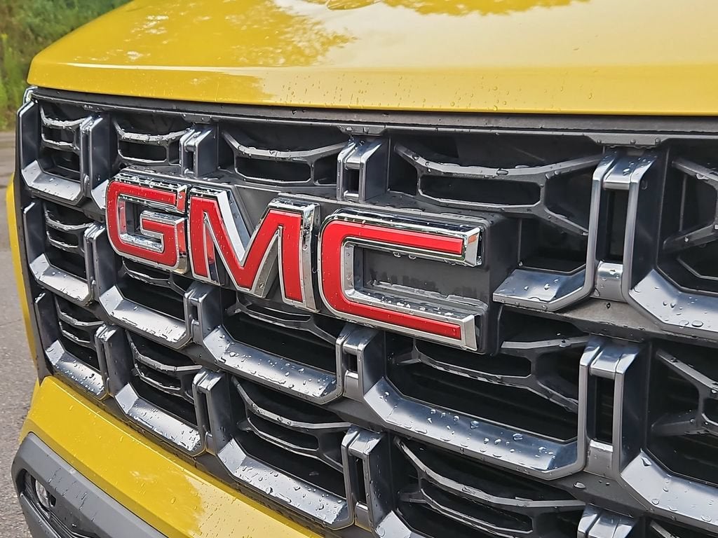 2023 GMC Canyon 4WD AT4