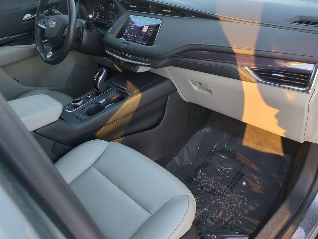 2023 Cadillac XT4 Luxury