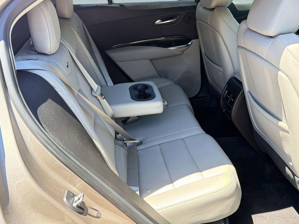 2023 Cadillac XT4 Premium Luxury