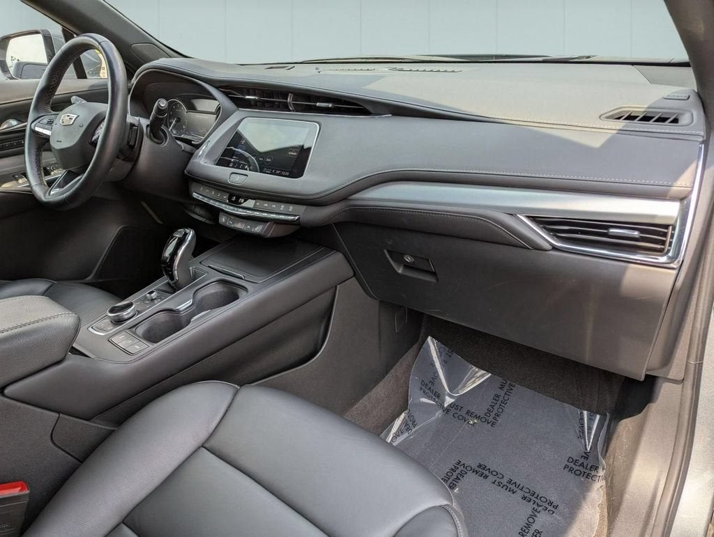 2023 Cadillac XT4 AWD Premium Luxury