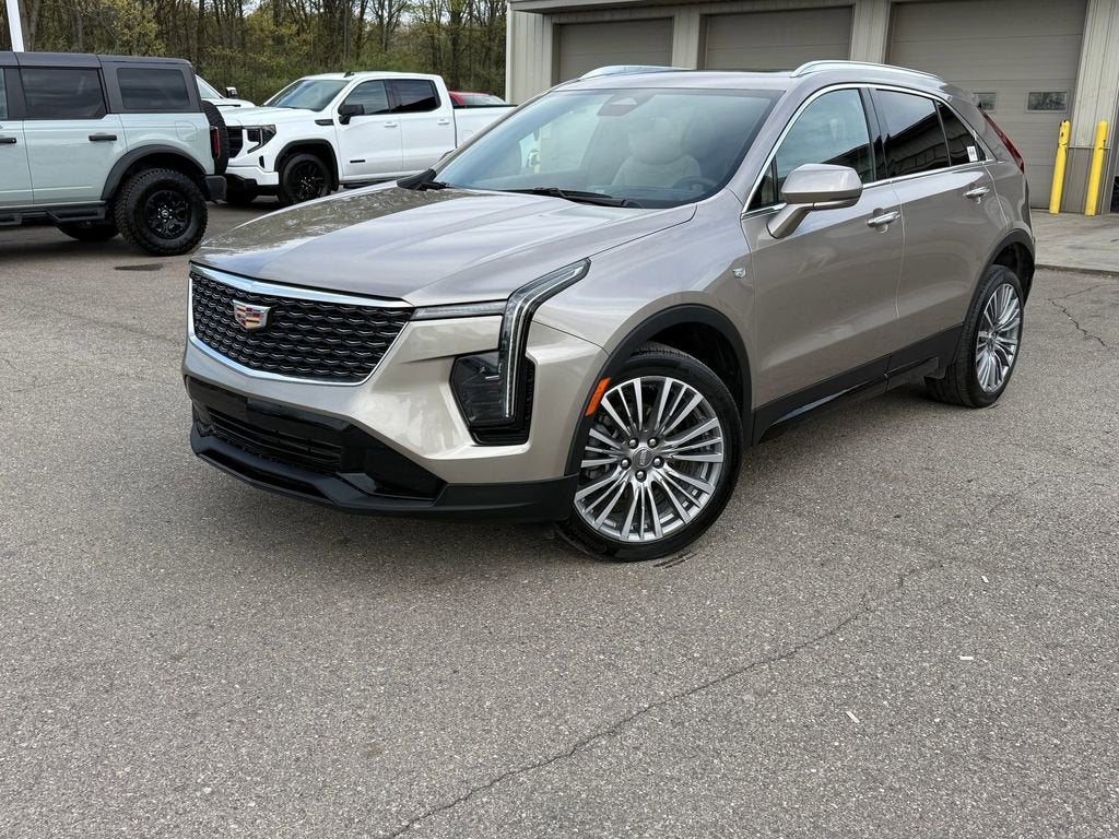 2024 Cadillac XT4 Premium Luxury