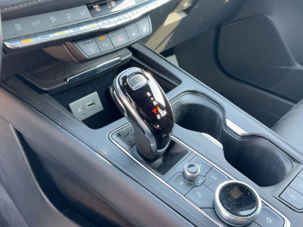 2023 Cadillac XT4 Premium Luxury