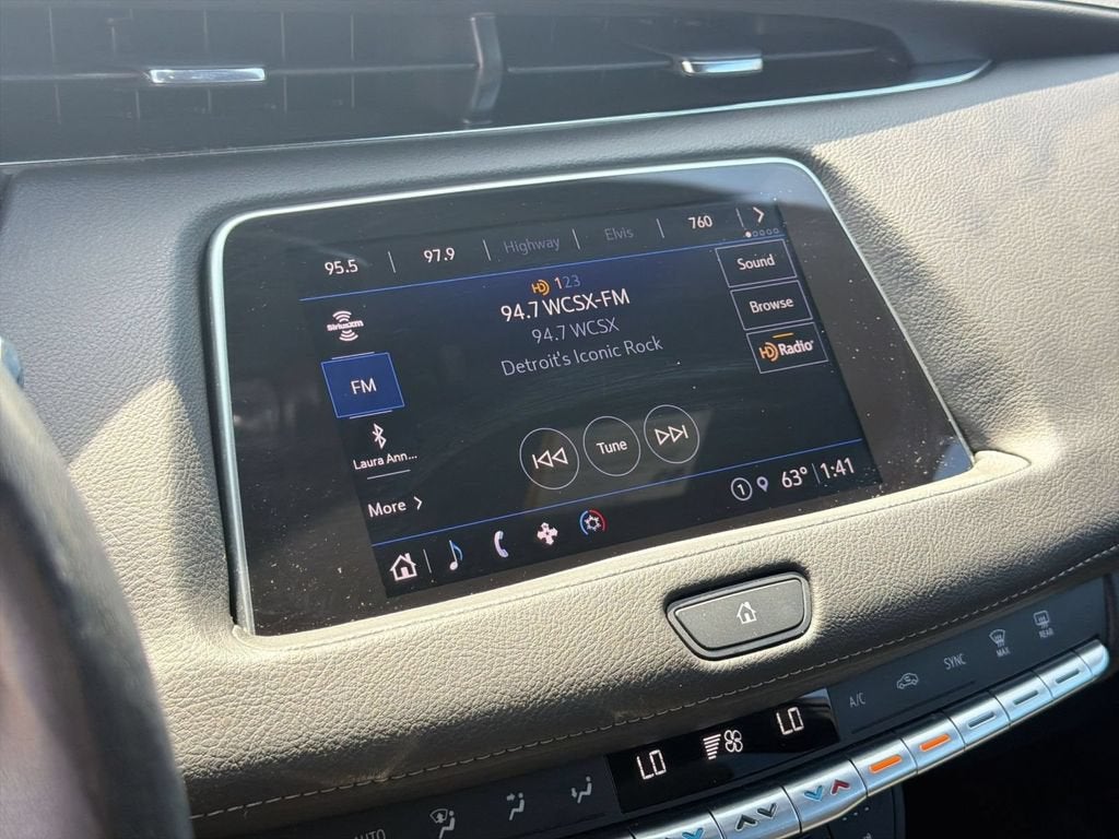2023 Cadillac XT4 AWD Premium Luxury