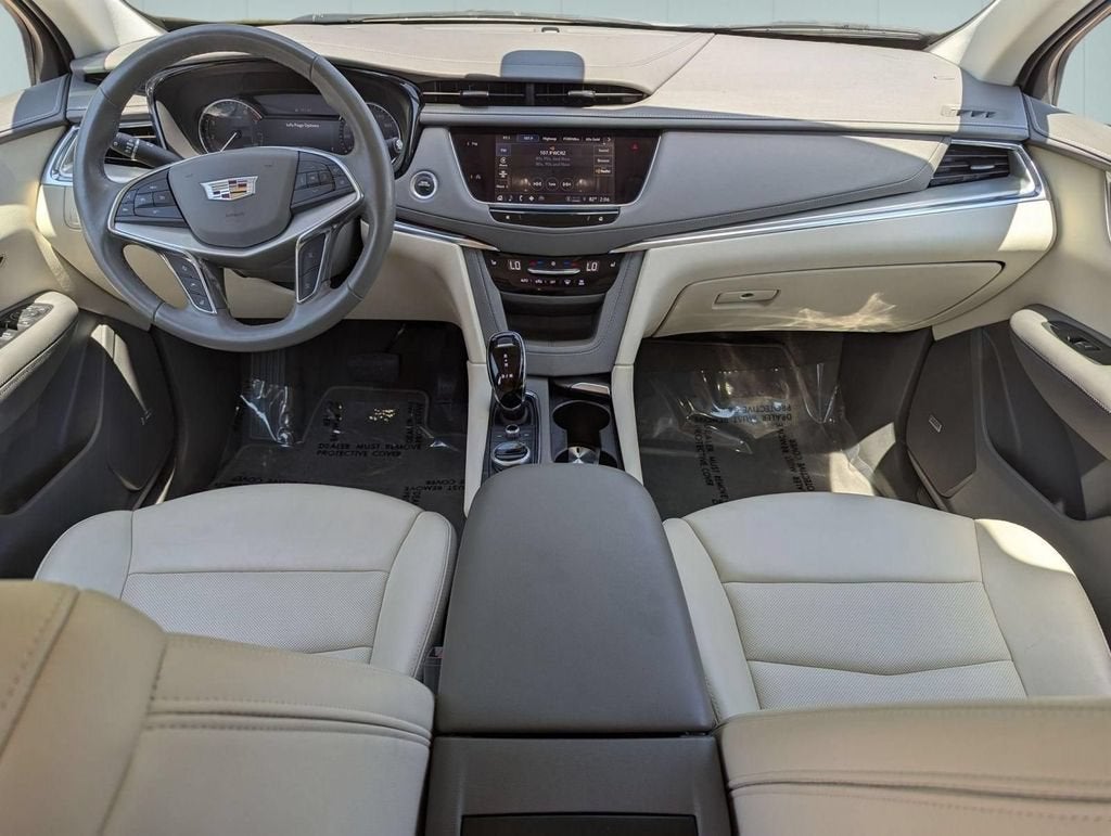 2022 Cadillac XT5 FWD Premium Luxury