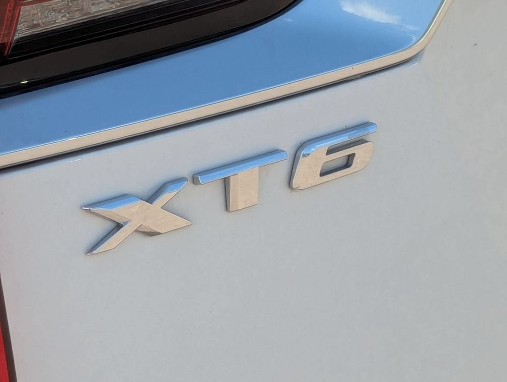 2023 Cadillac XT6 Luxury