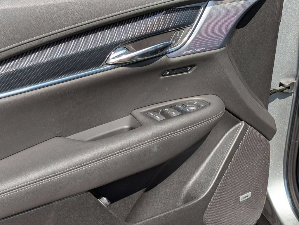 2025 Cadillac XT6 Sport
