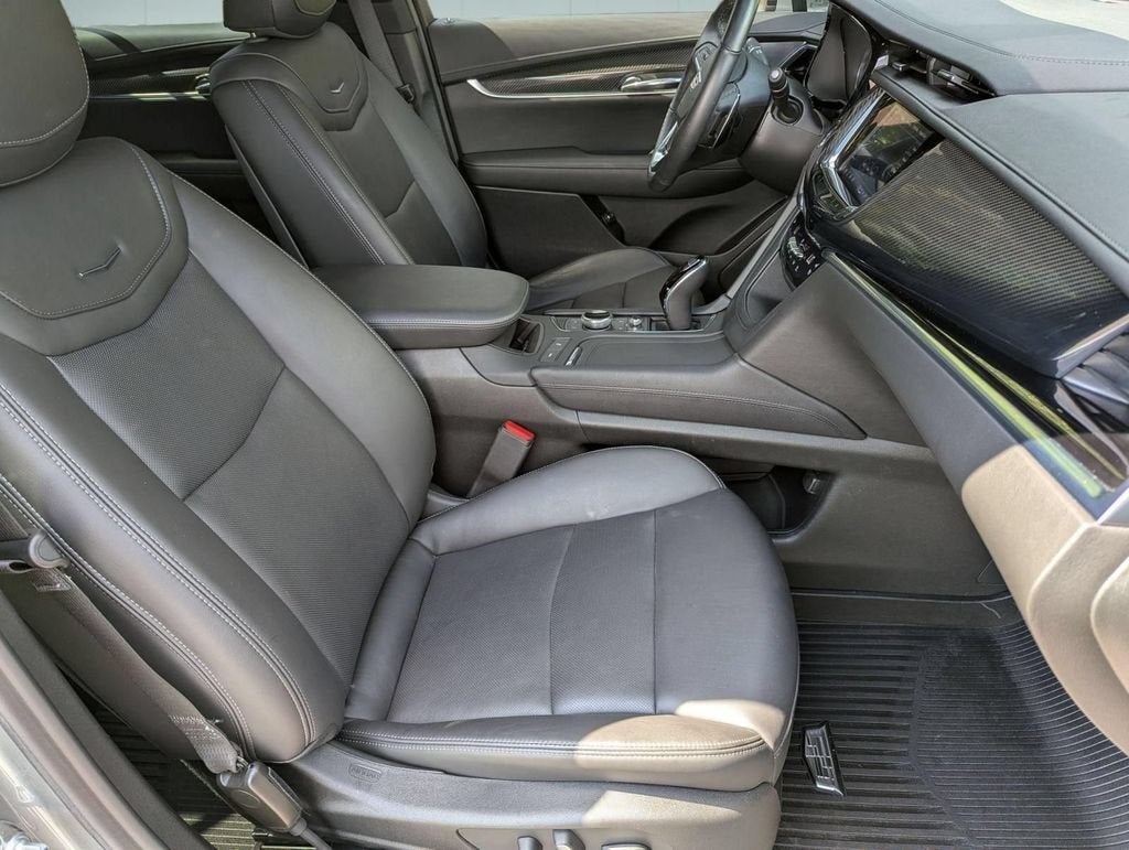 2025 Cadillac XT6 Sport