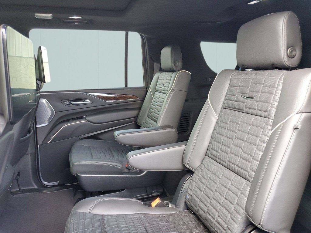 2023 Cadillac Escalade ESV 4WD Sport Platinum