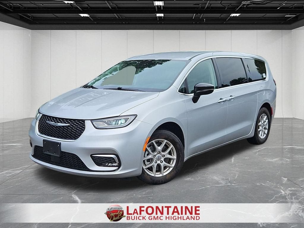 2024 Chrysler Pacifica Touring L