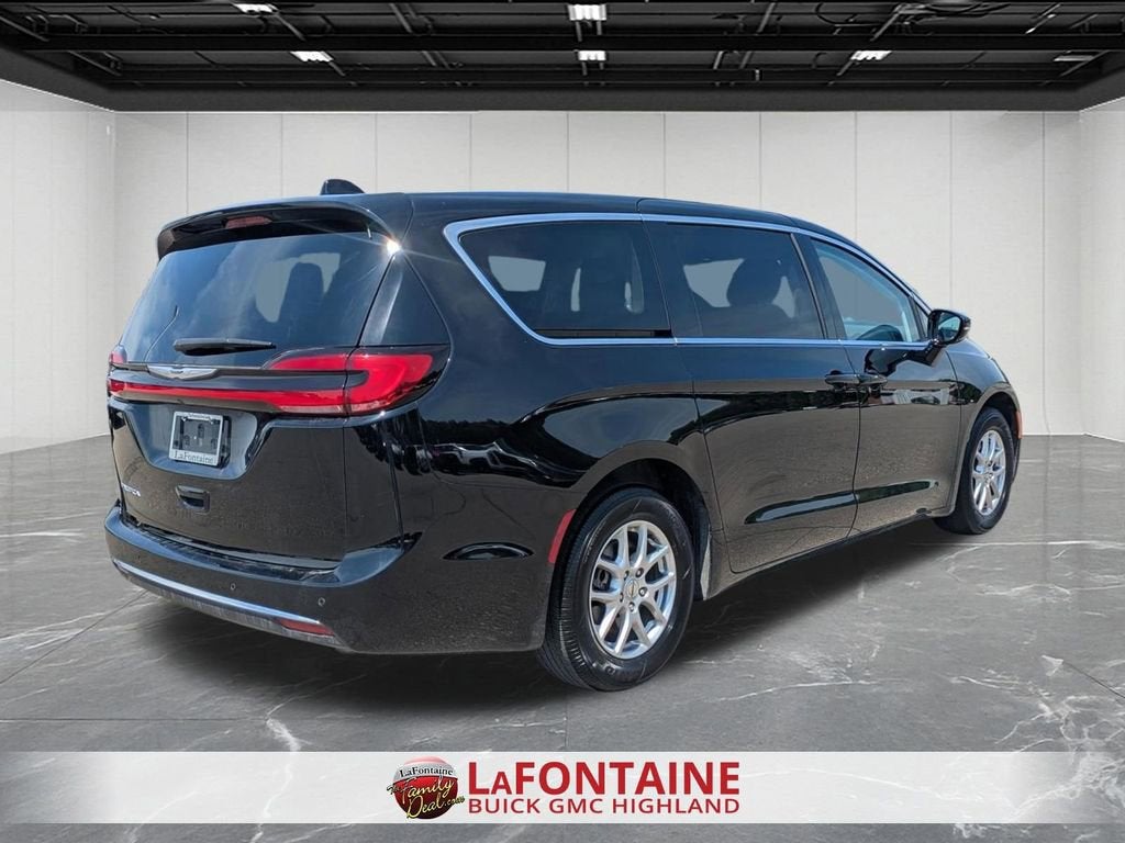 2024 Chrysler Pacifica Touring L
