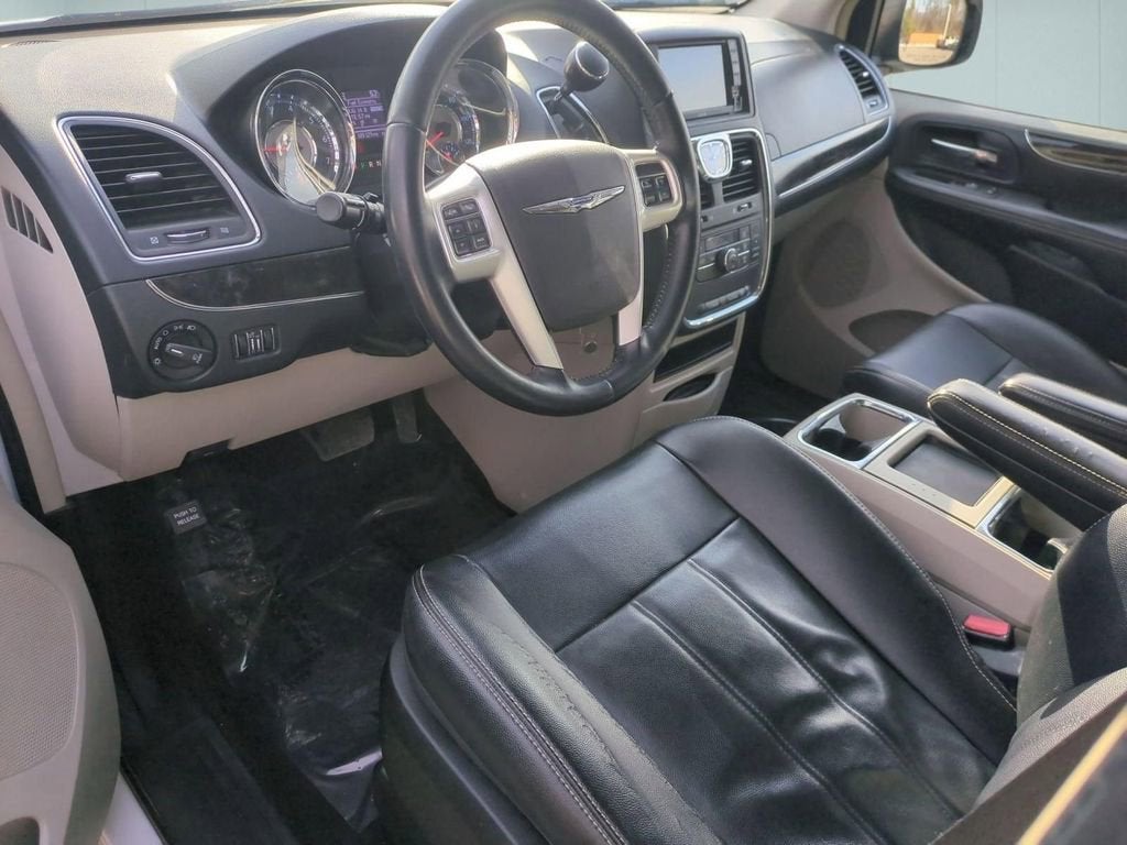 2014 Chrysler Town & Country Touring