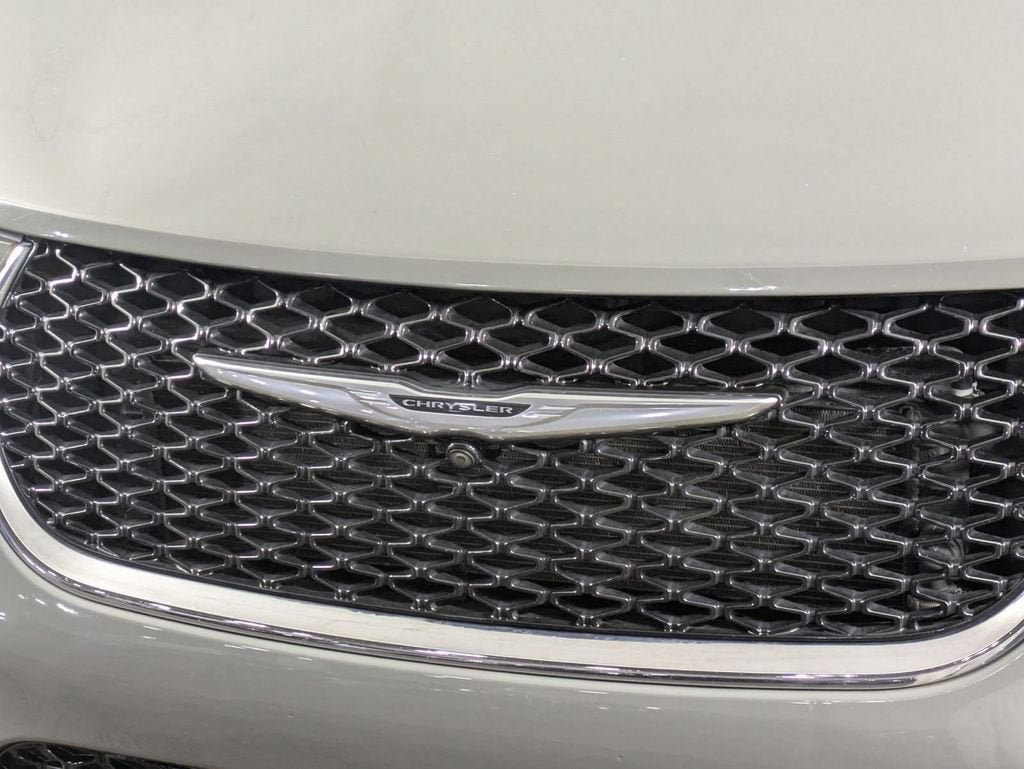 2022 Chrysler Pacifica Hybrid Touring L