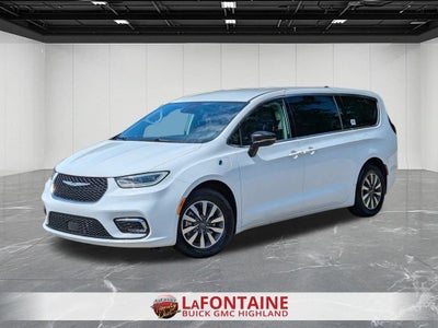 2024 Chrysler Pacifica Hybrid Select